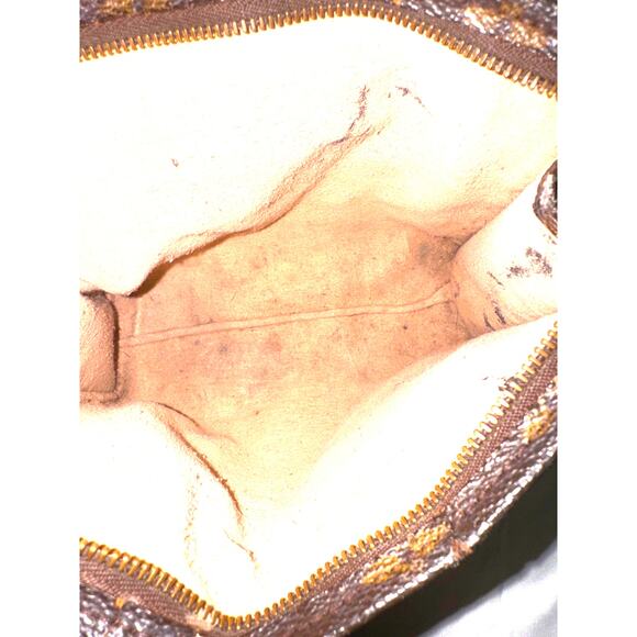 Louis Vuitton Monogram Pouch D-Ring and Twilly Accent - Picture 5 of 10